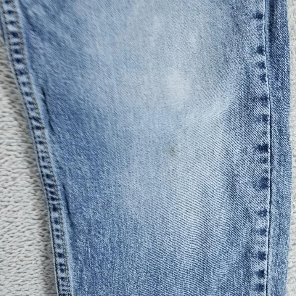 Levis before purchasing